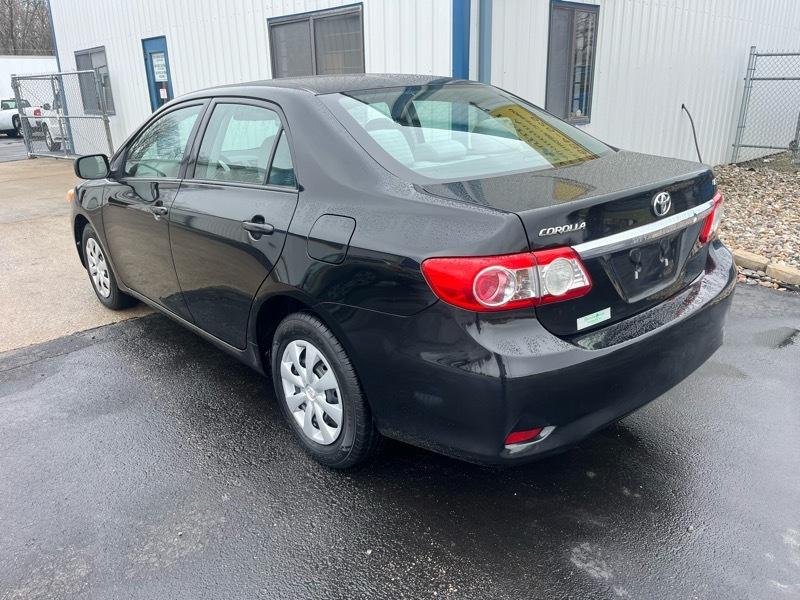 Toyota Corolla 4dr Sdn LE Auto 2011