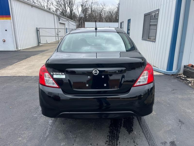 Nissan Versa 1.6 S 5M 2018