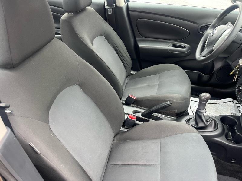 Nissan Versa 1.6 S 5M 2018