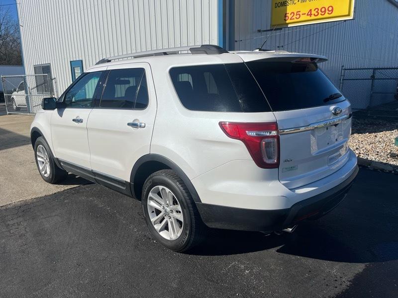 Ford Explorer 4dr XLT 4WD 2011