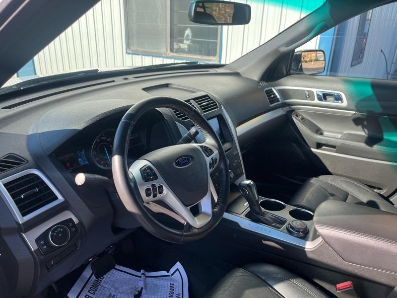 Ford Explorer 4dr XLT 4WD 2011