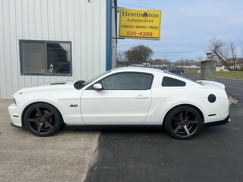 Ford Mustang GT Coupe 2011