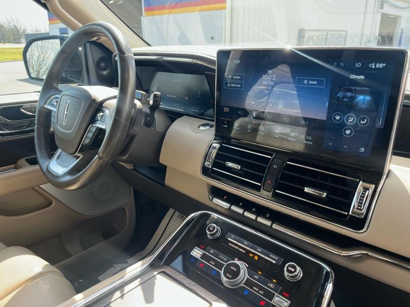 Lincoln Navigator L Reserve 4WD 2022