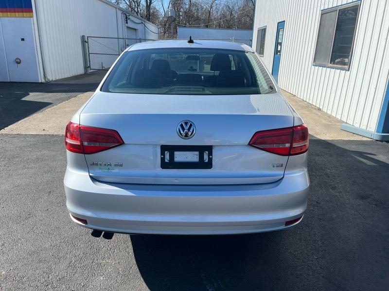Volkswagen Jetta SE 6A 2015