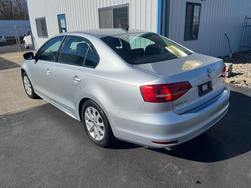 Volkswagen Jetta SE 6A 2015