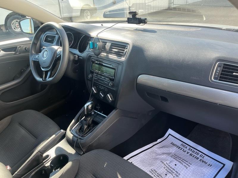 Volkswagen Jetta SE 6A 2015