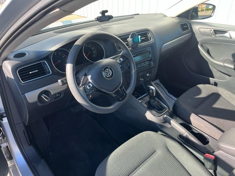 Volkswagen Jetta SE 6A 2015