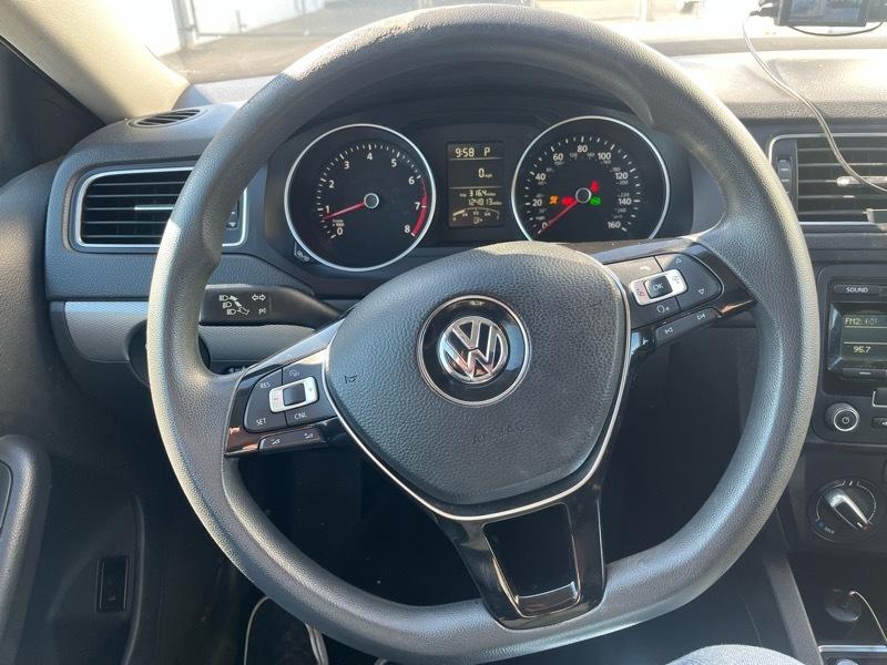 Volkswagen Jetta SE 6A 2015