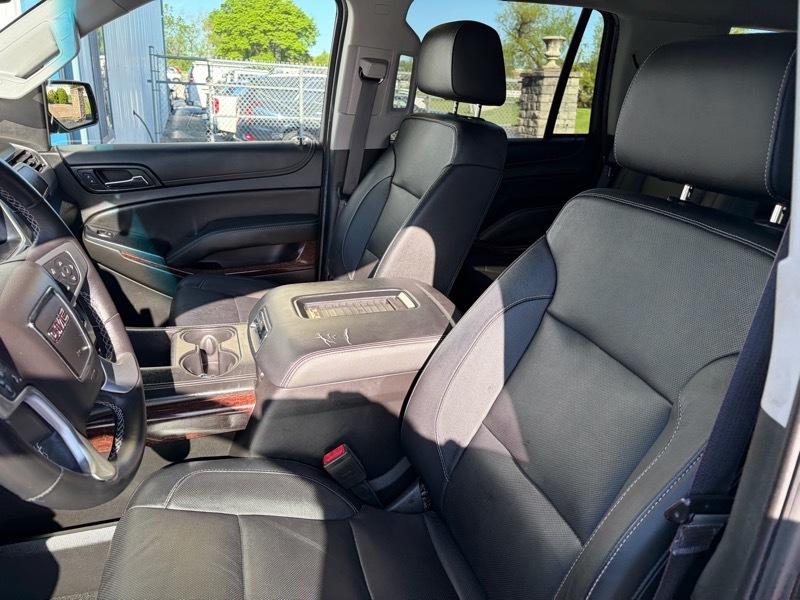 GMC Yukon SLT 4WD 2017