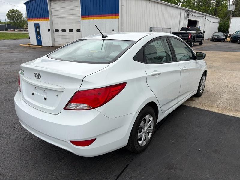 Hyundai Accent SE 4-Door 6A 2017