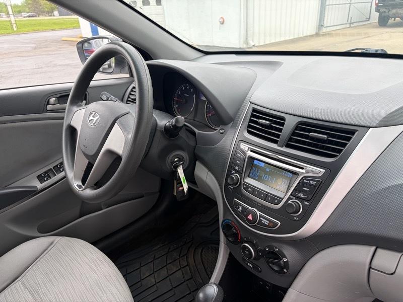 Hyundai Accent SE 4-Door 6A 2017