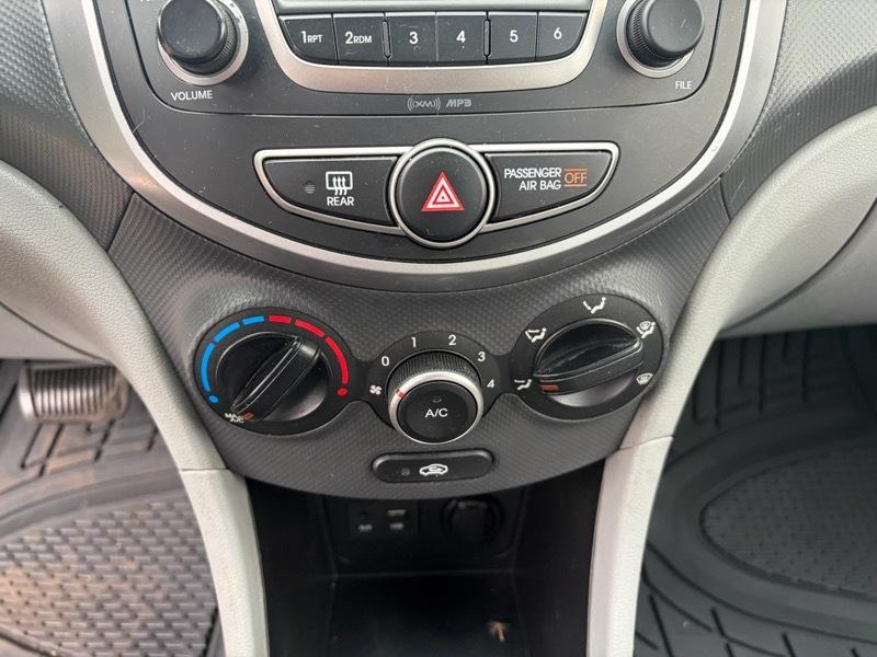 Hyundai Accent SE 4-Door 6A 2017