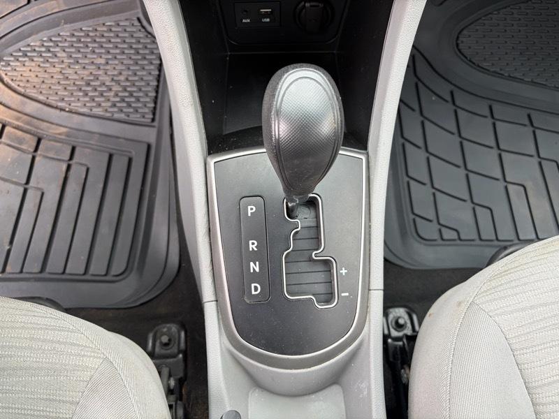 Hyundai Accent SE 4-Door 6A 2017