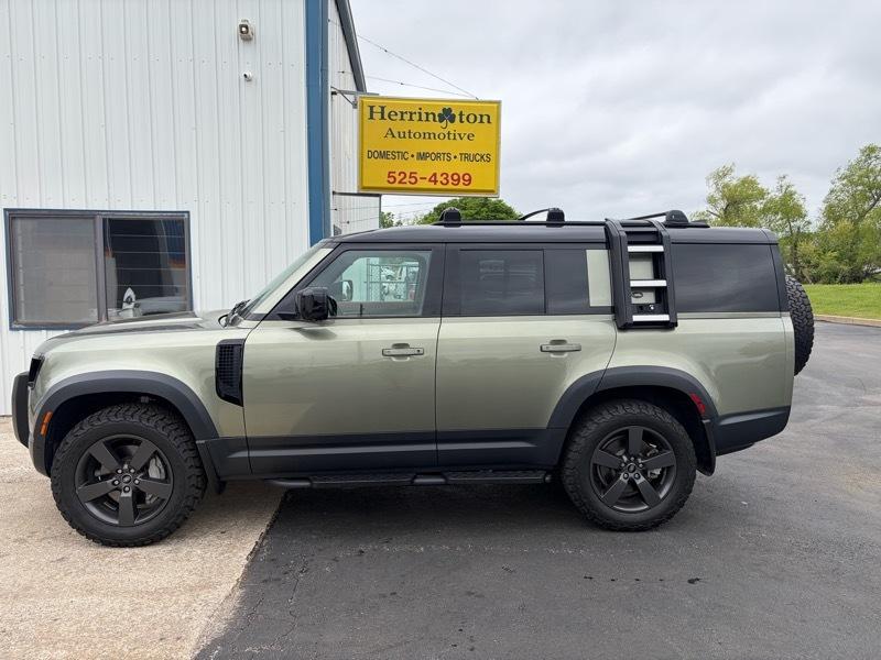 Land Rover Defender 130 SE 2023