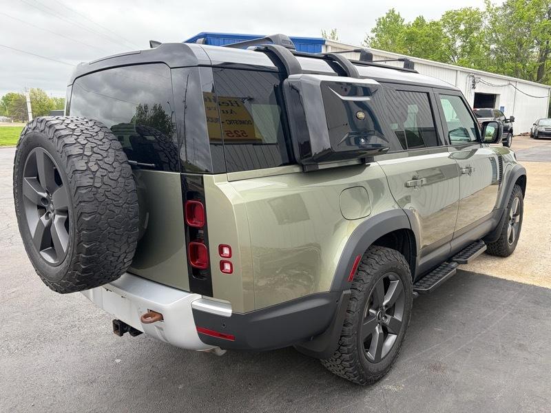 Land Rover Defender 130 SE 2023