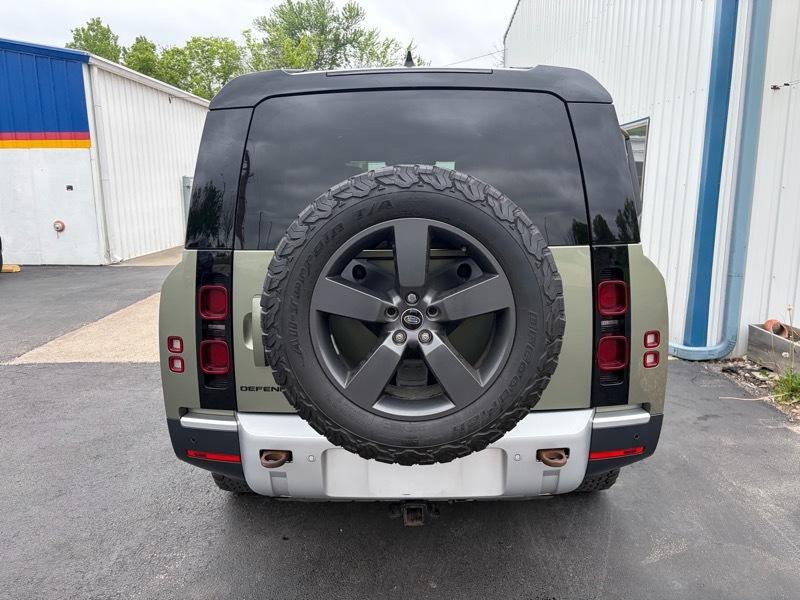 Land Rover Defender 130 SE 2023