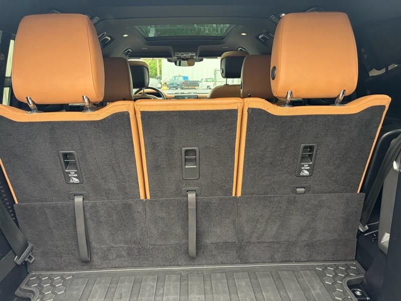 Land Rover Defender 130 SE 2023