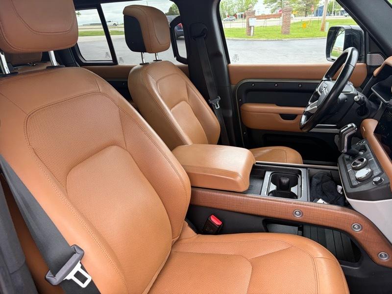 Land Rover Defender 130 SE 2023