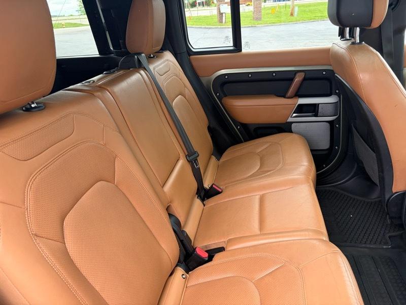 Land Rover Defender 130 SE 2023