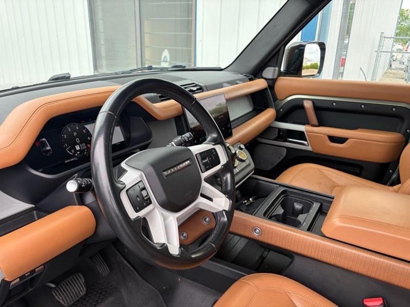 Land Rover Defender 130 SE 2023