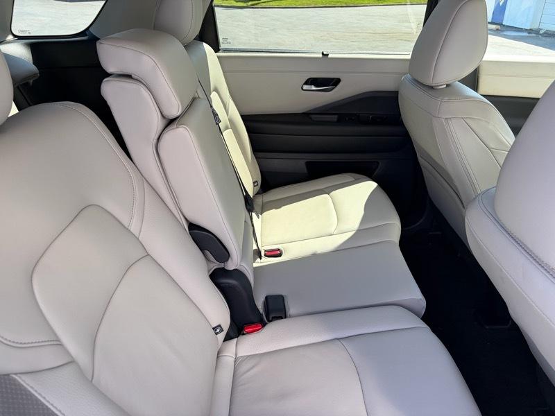 Nissan Pathfinder SL 4WD 2023