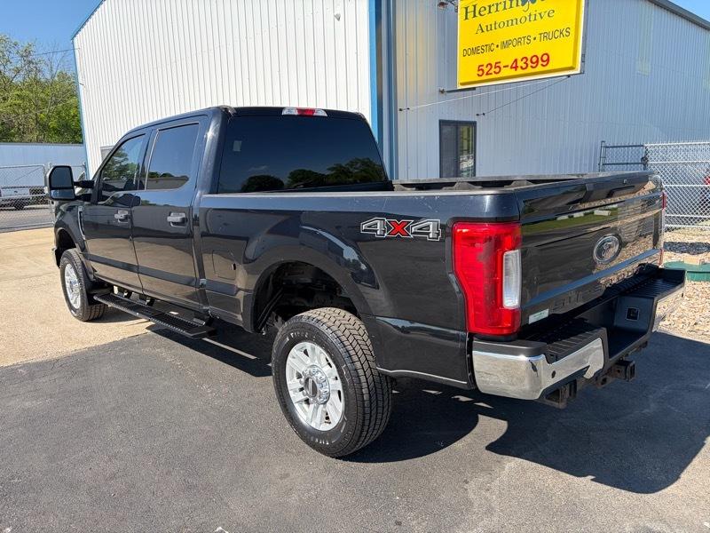 Ford F-250 SD XLT Crew Cab 4WD 2019