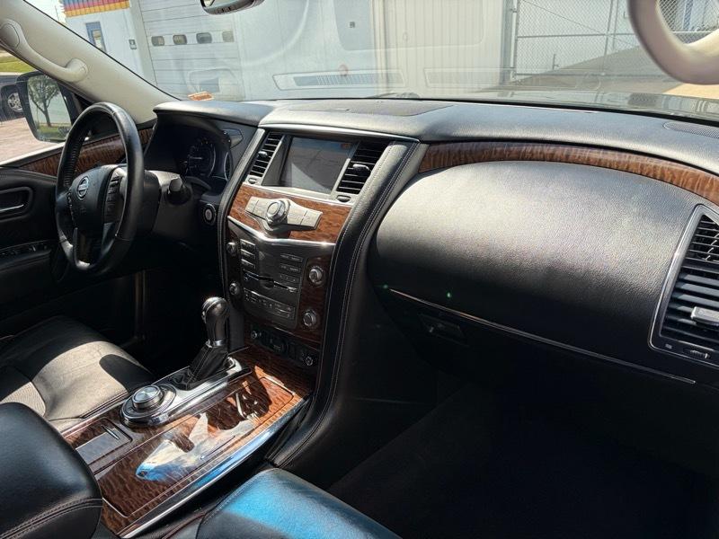 Nissan Armada Platinum AWD 2017