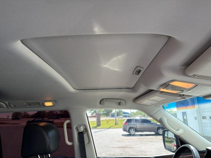 Nissan Armada Platinum AWD 2017