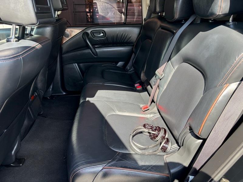 Nissan Armada Platinum AWD 2017
