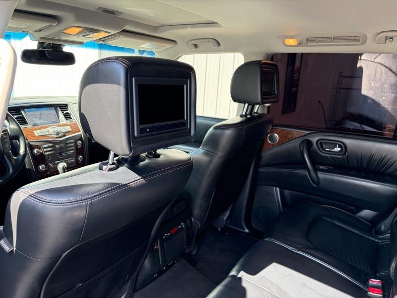 Nissan Armada Platinum AWD 2017