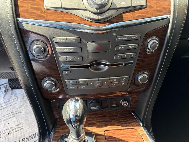 Nissan Armada Platinum AWD 2017