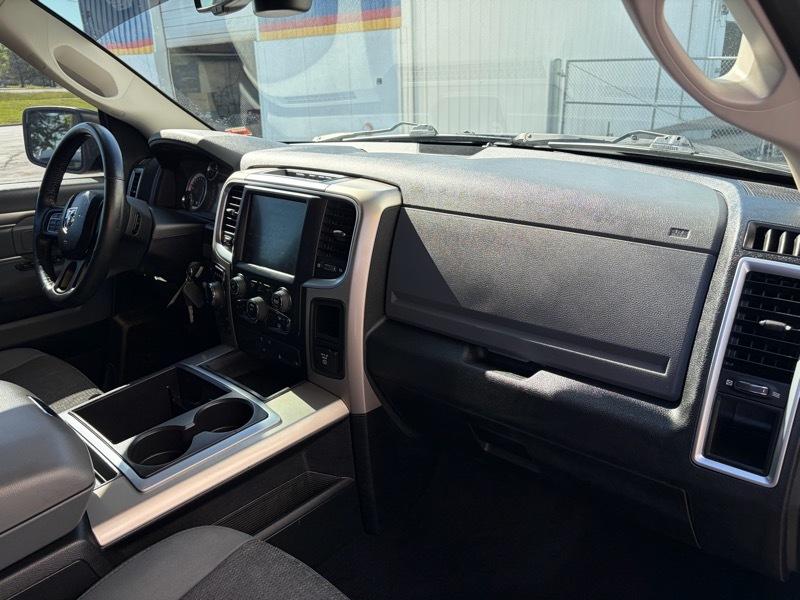 RAM 1500 Big Horn Crew Cab 4WD 2014