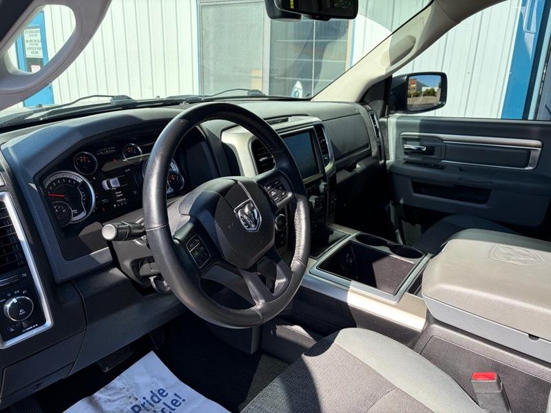 RAM 1500 Big Horn Crew Cab 4WD 2014