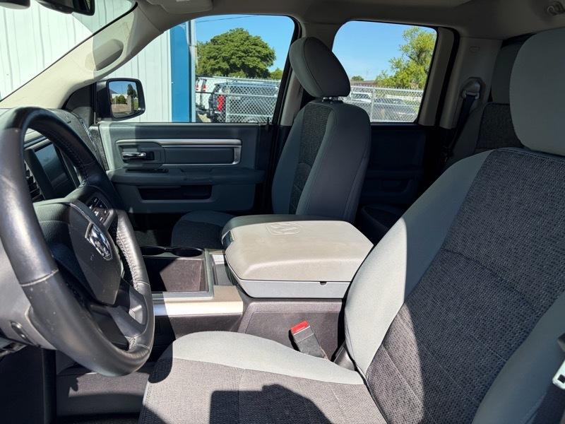 RAM 1500 Big Horn Crew Cab 4WD 2014