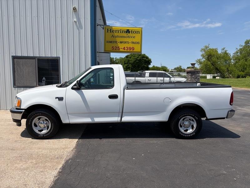 Ford F-150 Regular Cab 2WD 1998