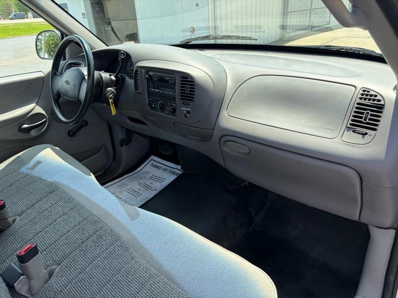 Ford F-150 Regular Cab 2WD 1998