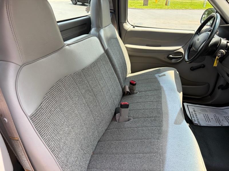 Ford F-150 Regular Cab 2WD 1998