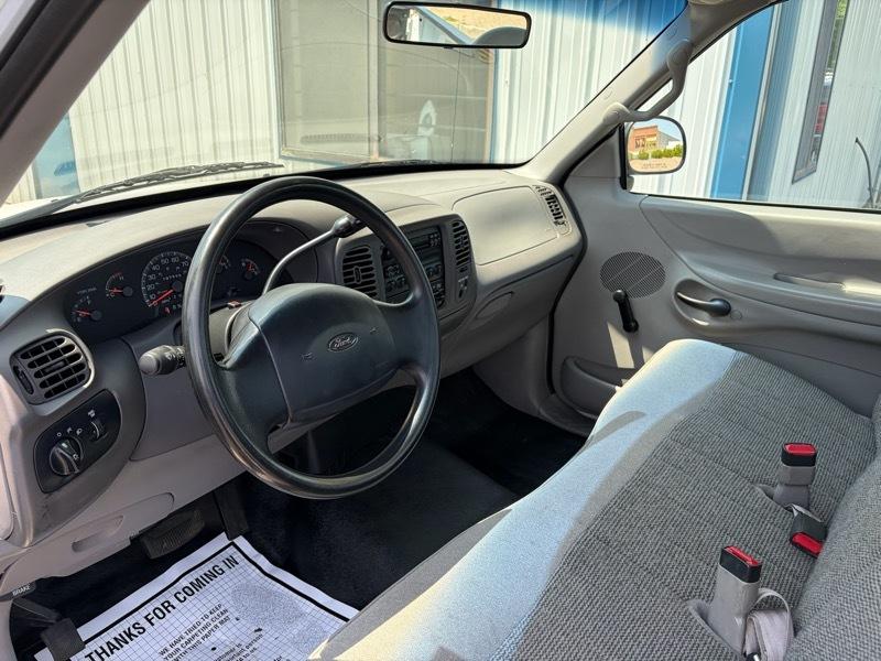 Ford F-150 Regular Cab 2WD 1998