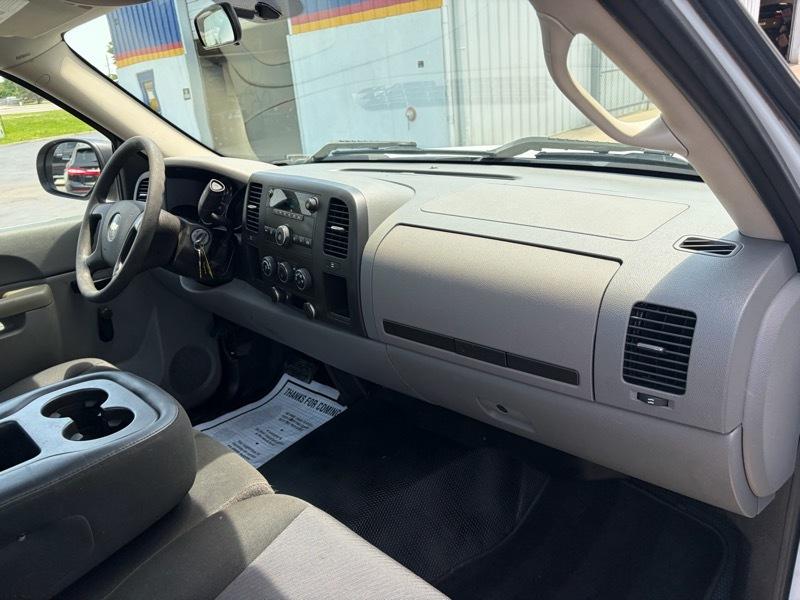 Chevrolet Silverado 1500 LS Long Bed 2WD 2010