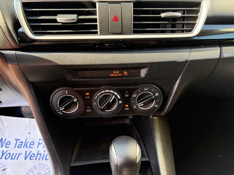 Mazda MAZDA3 i Touring AT 4-Door 2015