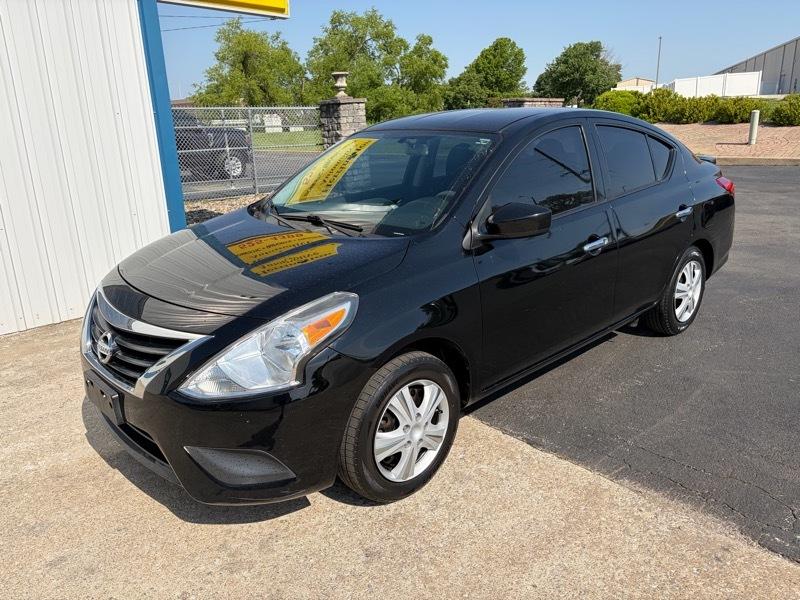 Nissan Versa 1.6 S 5M 2016