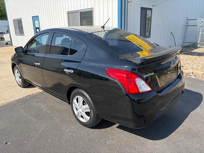 Nissan Versa 1.6 S 5M 2016