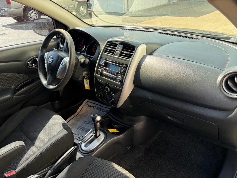 Nissan Versa 1.6 S 5M 2016