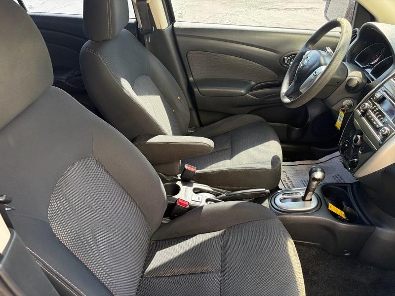 Nissan Versa 1.6 S 5M 2016