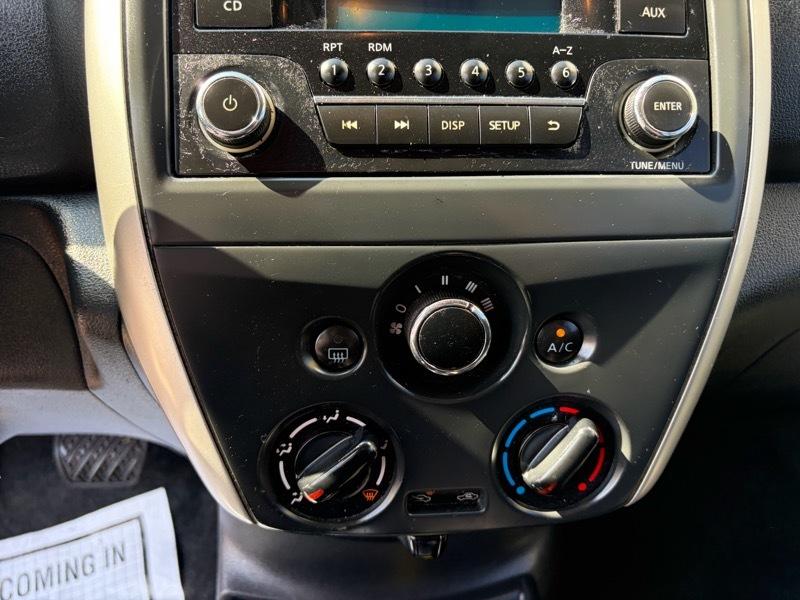 Nissan Versa 1.6 S 5M 2016
