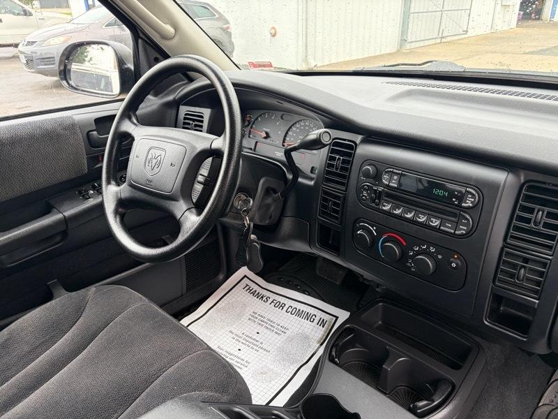 Dodge Dakota SLT Quad Cab 2WD 2004