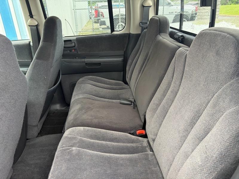 Dodge Dakota SLT Quad Cab 2WD 2004