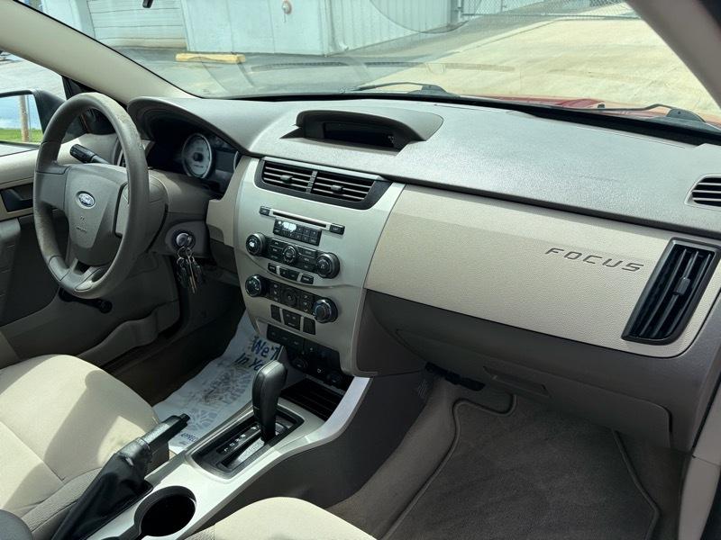 Ford Focus S Sedan 2010