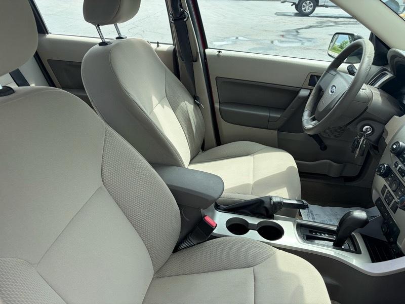 Ford Focus S Sedan 2010
