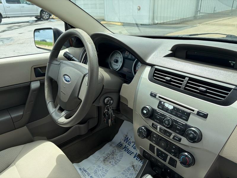 Ford Focus S Sedan 2010